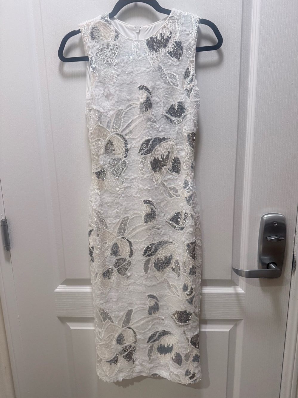 Helsi Alex Floral Sequin Cocktail Sheath Dress in white/platinum Size XS NWT - Picture 2 of 5